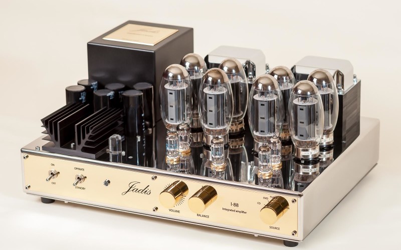 KRELL VANGUARD UNIVERSAL DAC & VANGUARD DIGITAL PREAMPLIFIER