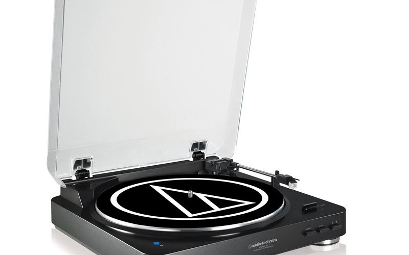 AUDIO TECHNICA AT-LP60BT